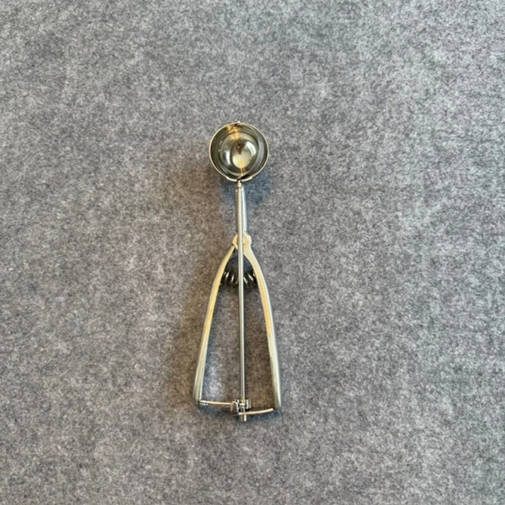 Vintage Pampered  Chef Cookie Scoop Small Silver Squeeze Handle Stainless